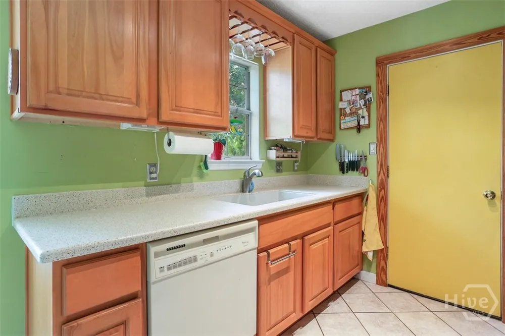 511 Pointe South Drive Savannah, GA 31410