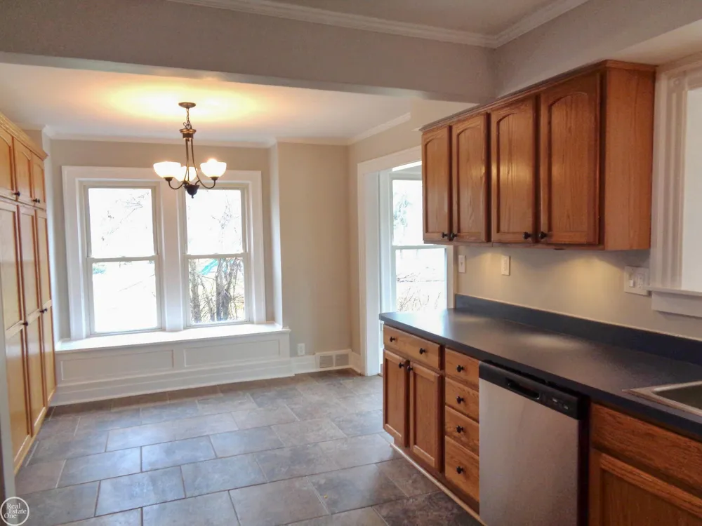 40 Riverside Drive Mt Clemens City, MI 48043