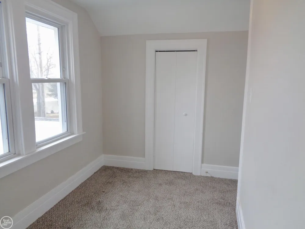 40 Riverside Drive Mt Clemens City, MI 48043