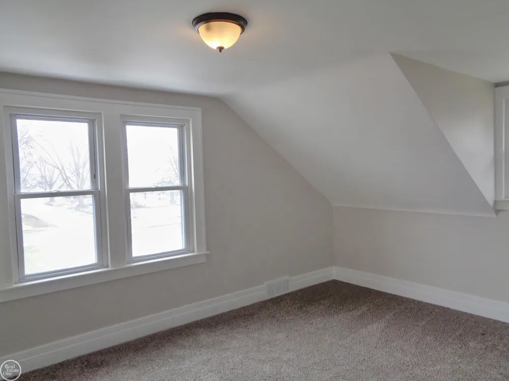 40 Riverside Drive Mt Clemens City, MI 48043