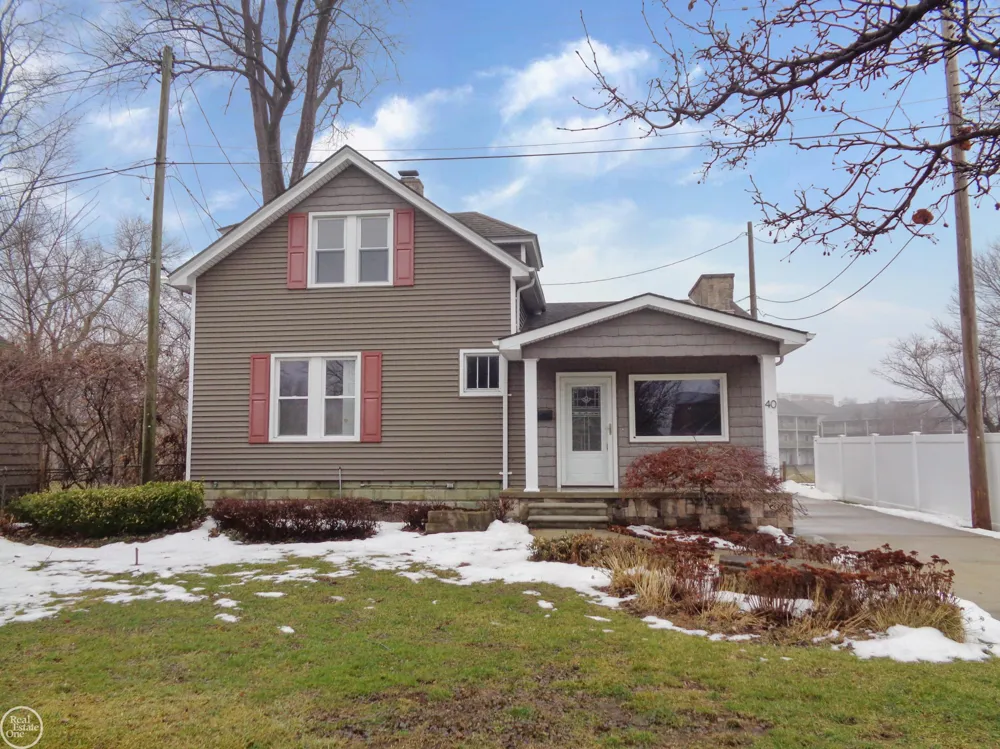 40 Riverside Drive Mt Clemens City, MI 48043