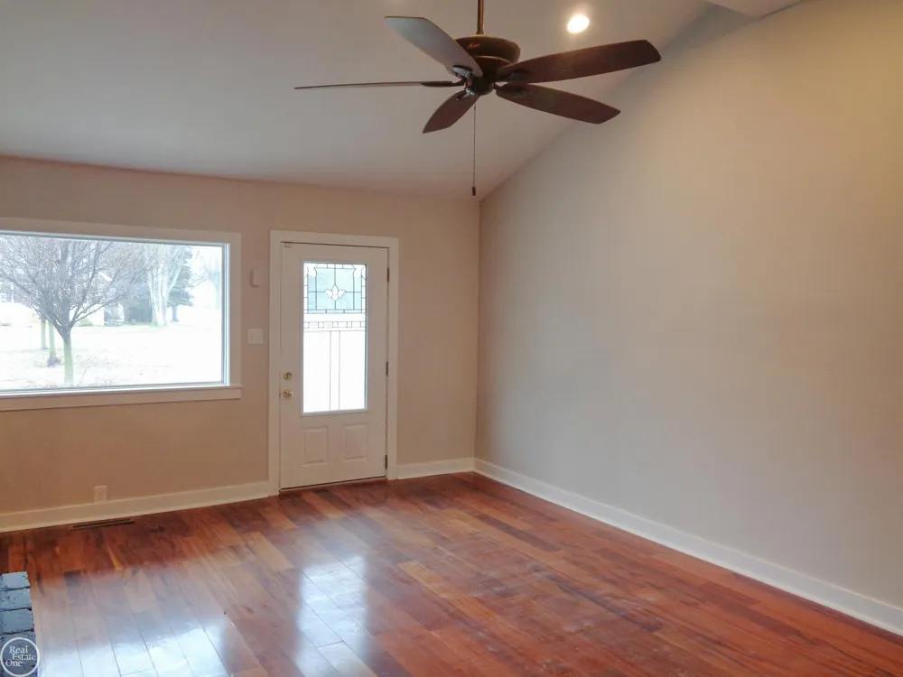 40 Riverside Drive Mt Clemens City, MI 48043