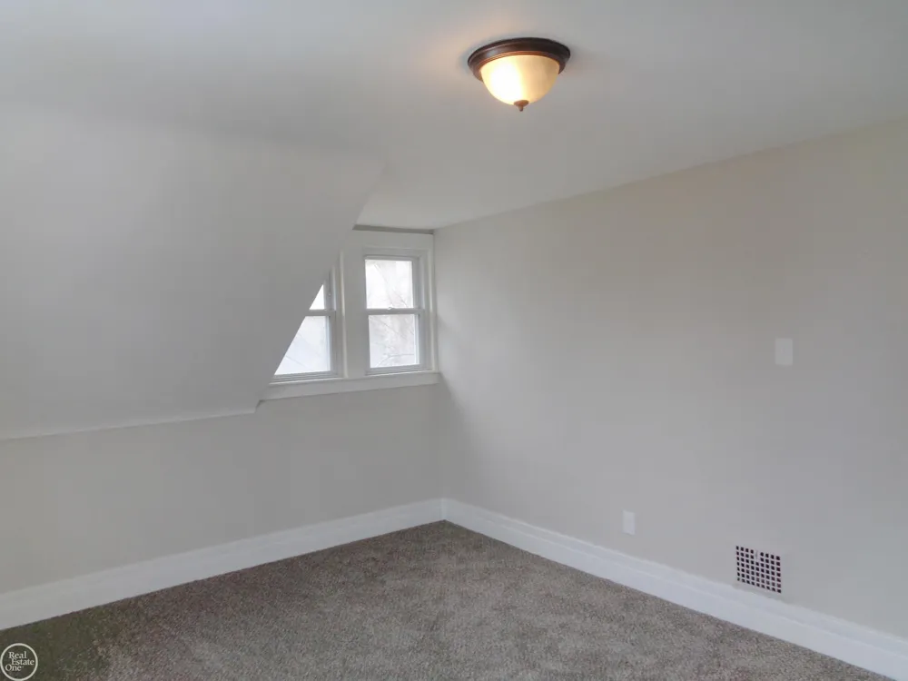 40 Riverside Drive Mt Clemens City, MI 48043