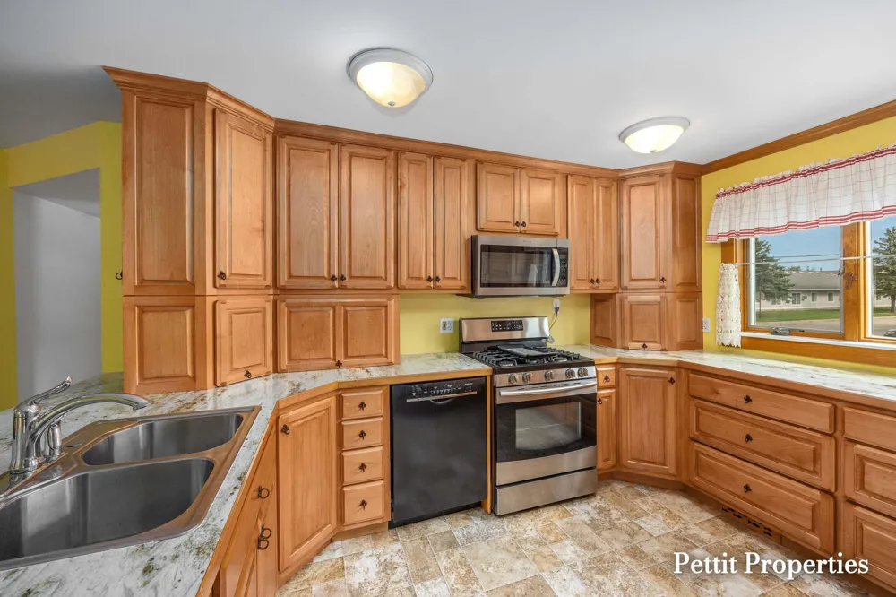 302 John Street Clare City, MI 48617