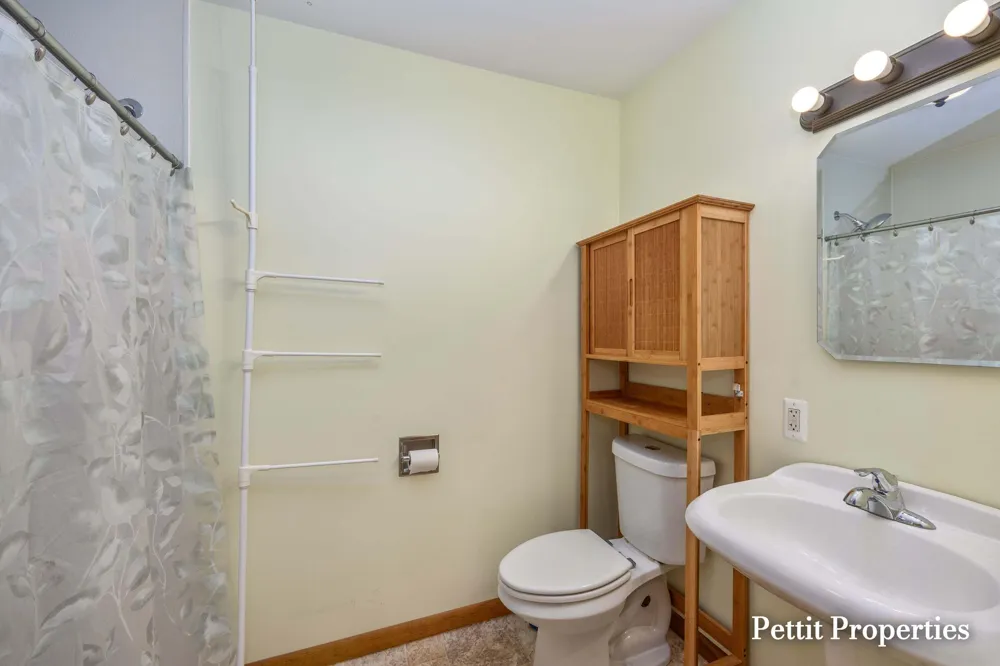 302 John Street Clare City, MI 48617