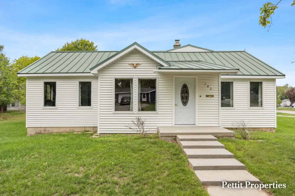 302 John Street Clare City, MI 48617