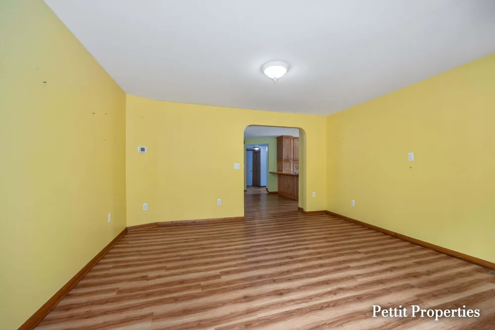 302 John Street Clare City, MI 48617