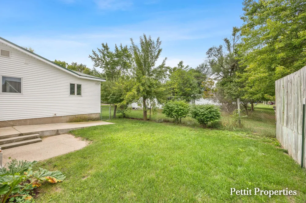 302 John Street Clare City, MI 48617