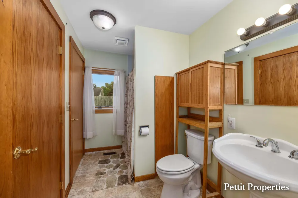 302 John Street Clare City, MI 48617