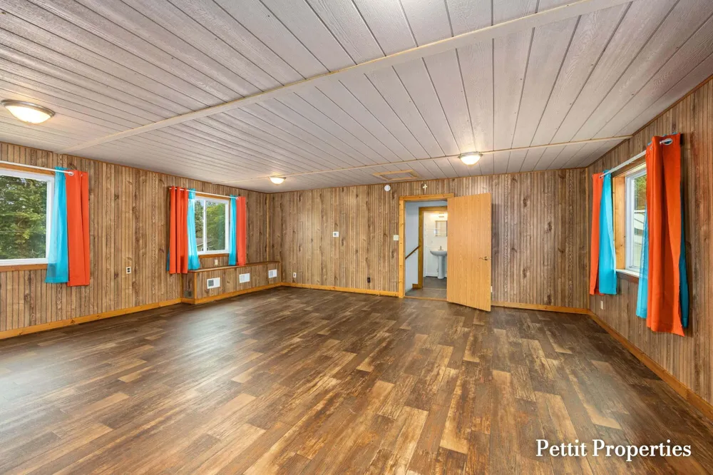 302 John Street Clare City, MI 48617