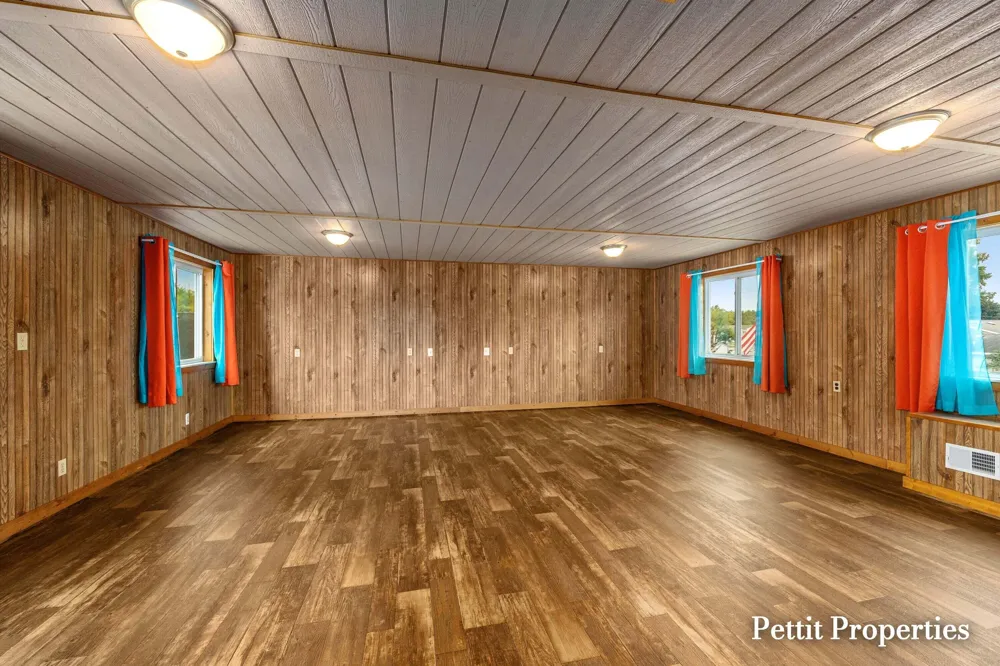 302 John Street Clare City, MI 48617