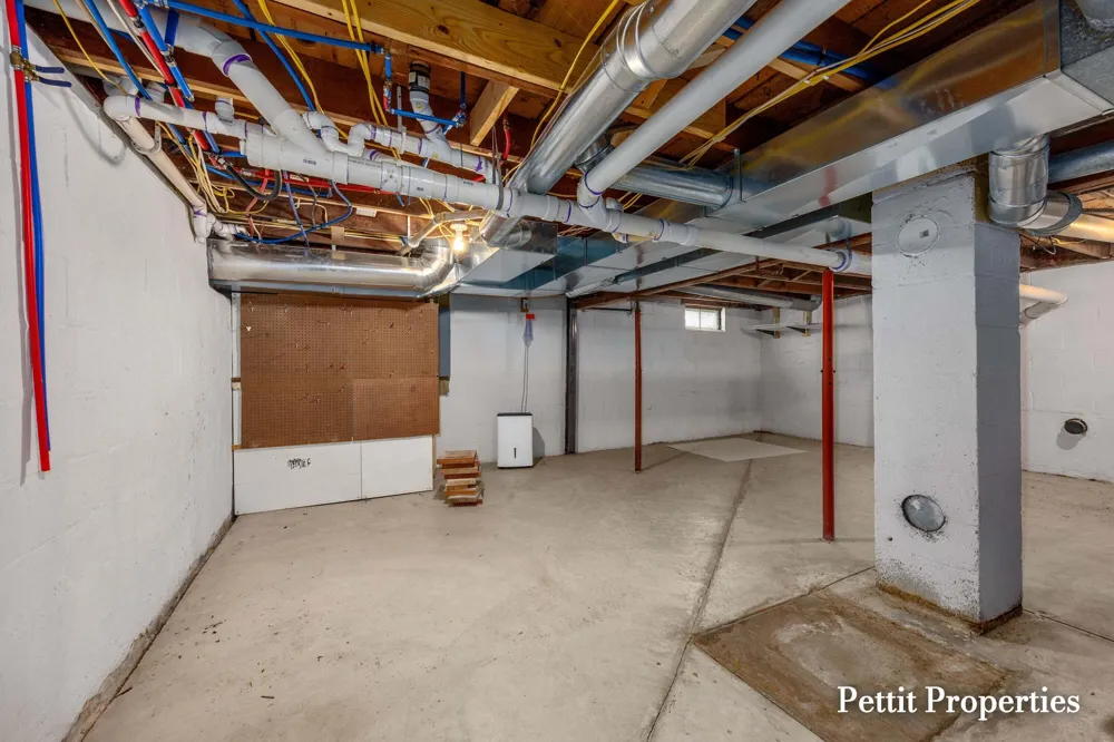 302 John Street Clare City, MI 48617