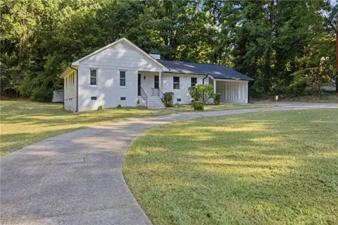 737 Lakeview Drive