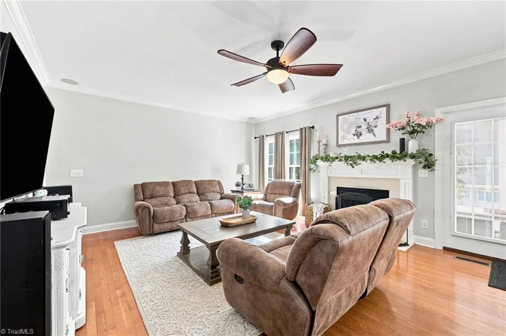 406 Creek Mill Court Greensboro, NC 27406