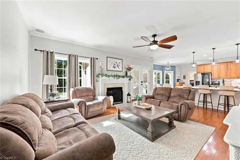 406 Creek Mill Court Greensboro, NC 27406