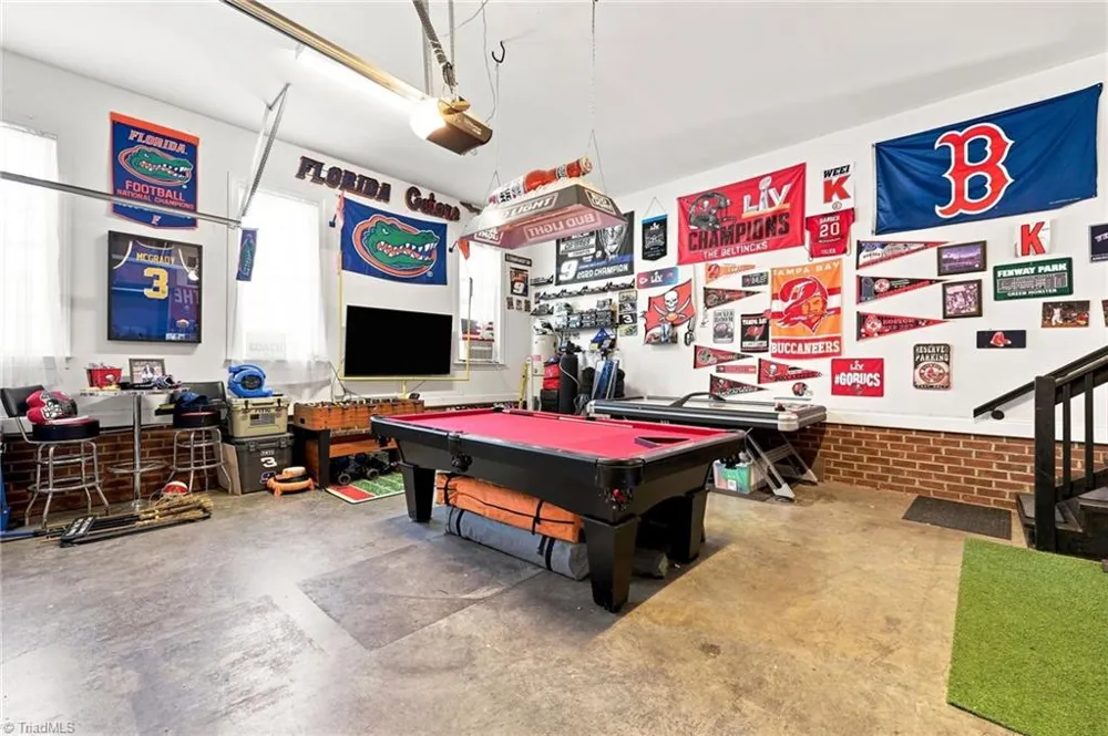 406 Creek Mill Court Greensboro, NC 27406