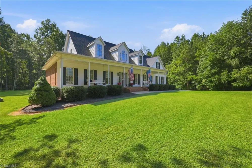 406 Creek Mill Court Greensboro, NC 27406
