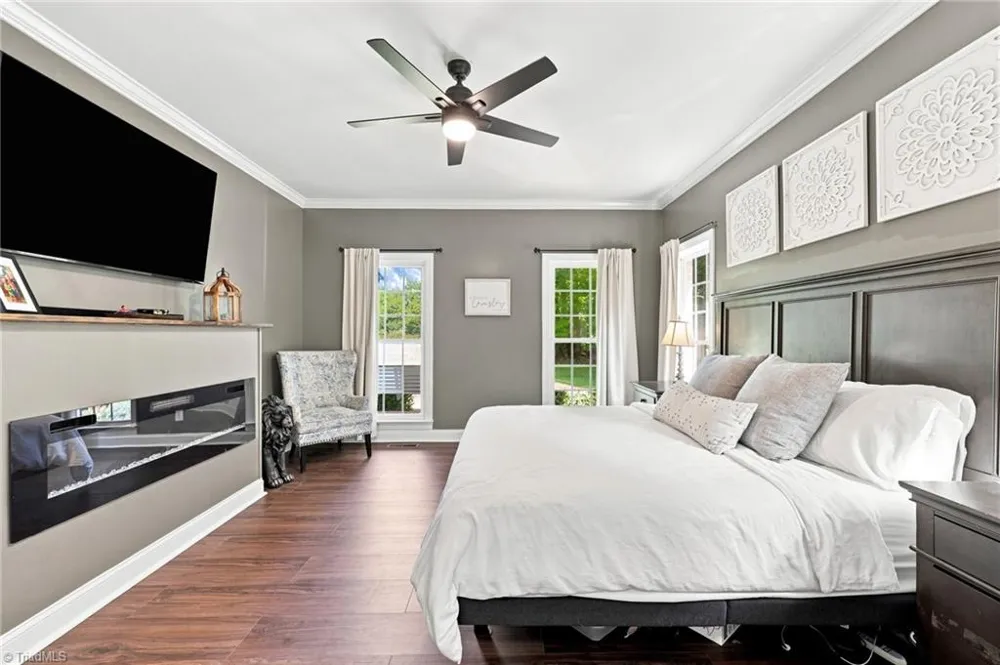 406 Creek Mill Court Greensboro, NC 27406