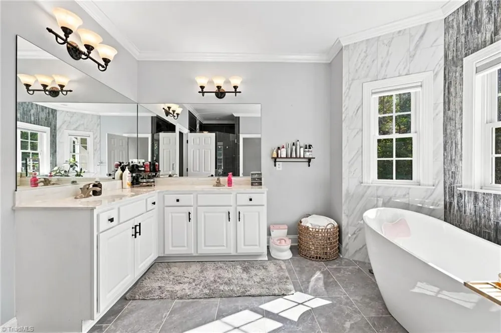 406 Creek Mill Court Greensboro, NC 27406