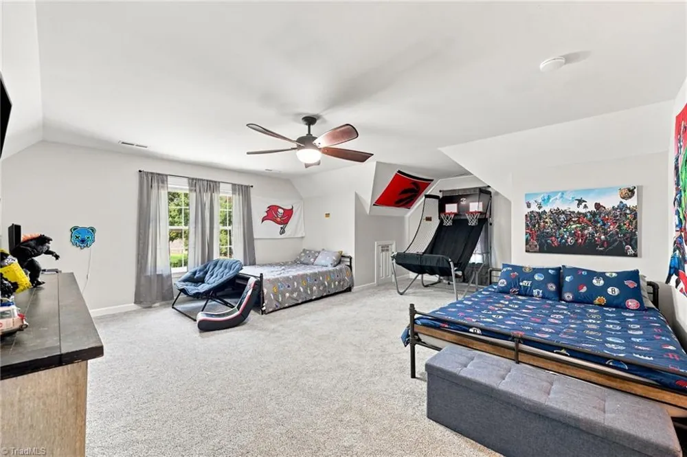 406 Creek Mill Court Greensboro, NC 27406