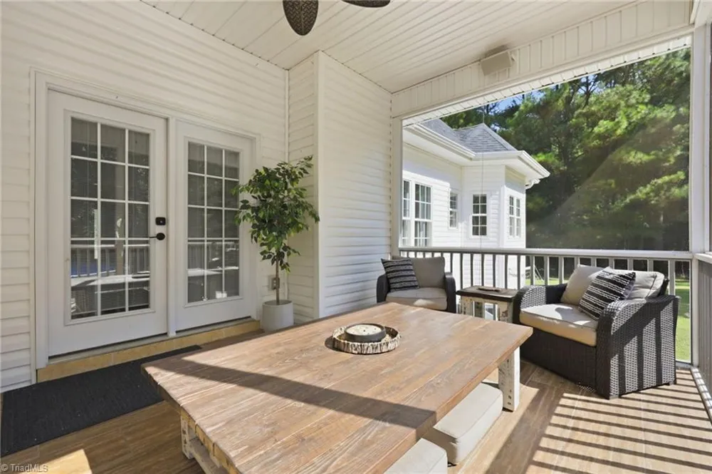 406 Creek Mill Court Greensboro, NC 27406