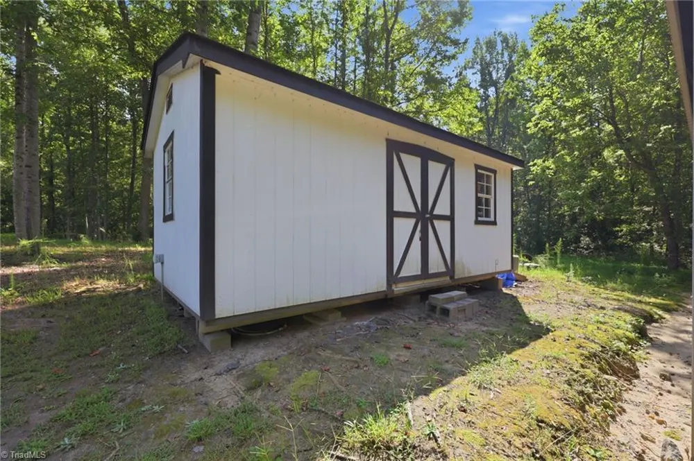 406 Creek Mill Court Greensboro, NC 27406