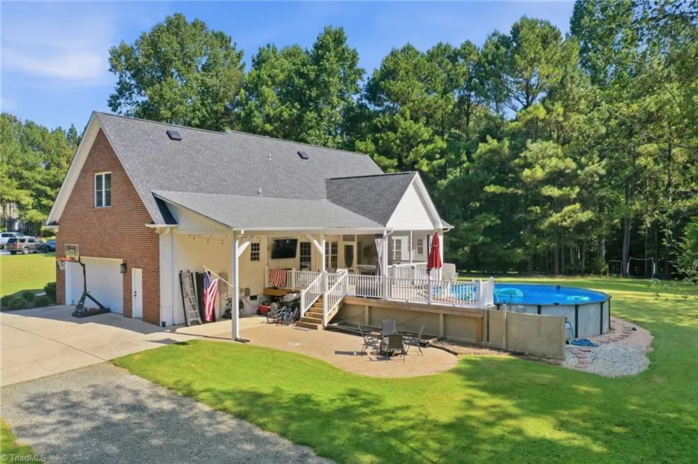 406 Creek Mill Court Greensboro, NC 27406