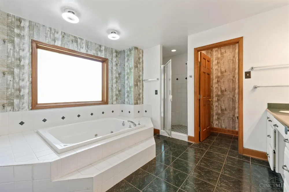1613 W Concord Road Pierce, OH 45102
