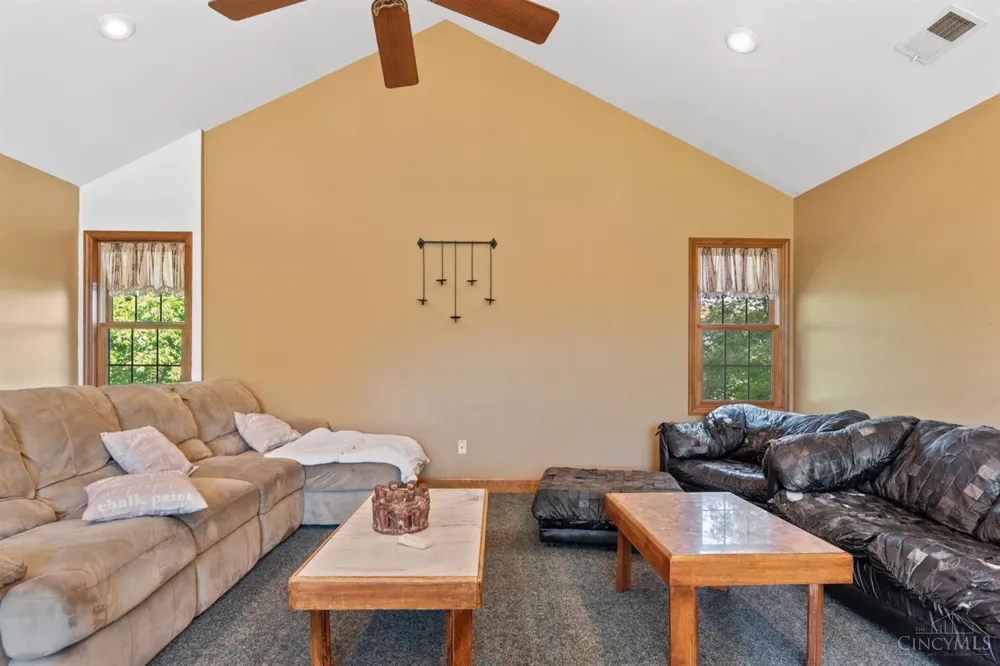 1613 W Concord Road Pierce, OH 45102