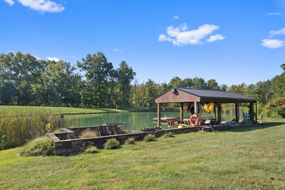 1613 W Concord Road Pierce, OH 45102