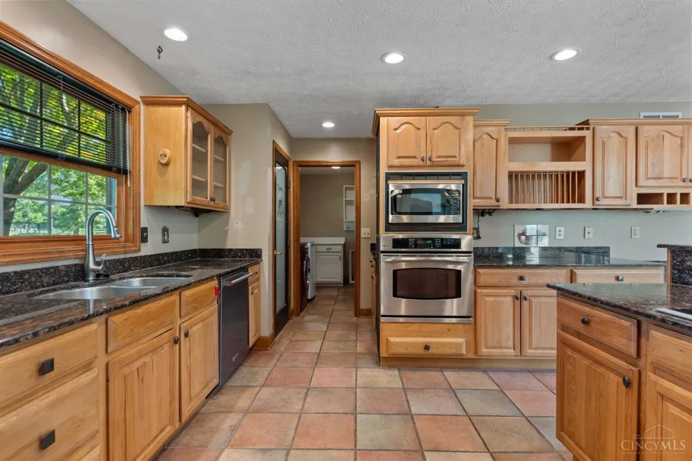 1613 W Concord Road Pierce, OH 45102
