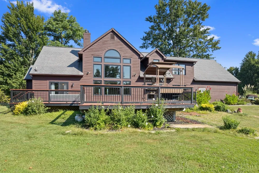 1613 W Concord Road Pierce, OH 45102