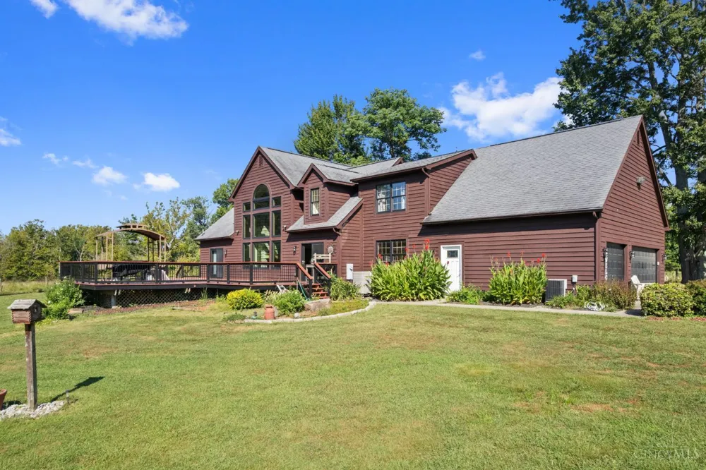 1613 W Concord Road Pierce, OH 45102