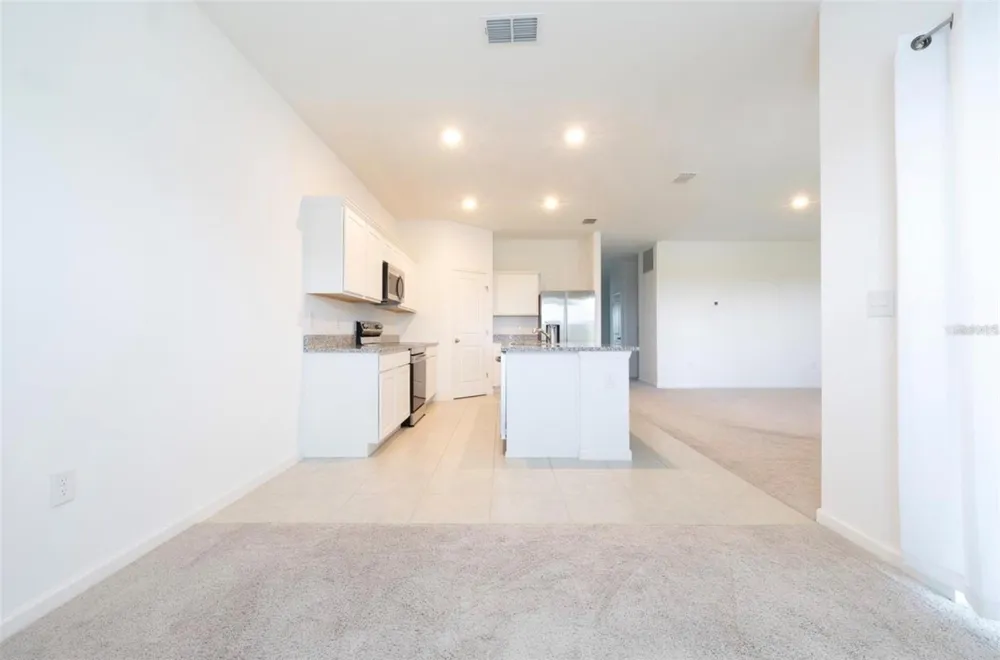 2098 HUNTSMAN RIDGE ROAD Minneola, FL 34715