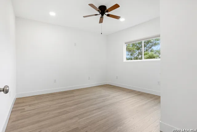 17807 HILLTOP DR Helotes, TX 78023
