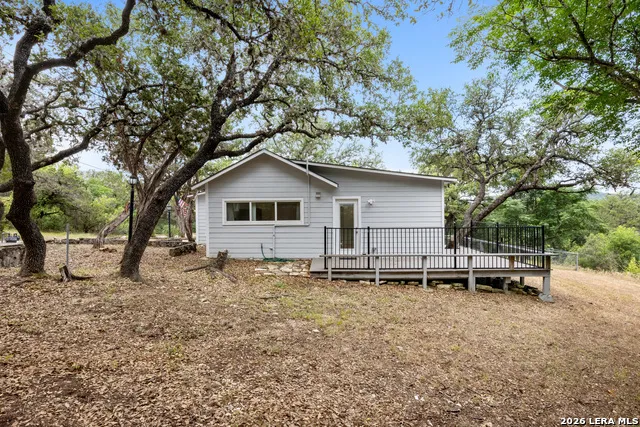 17807 HILLTOP DR Helotes, TX 78023