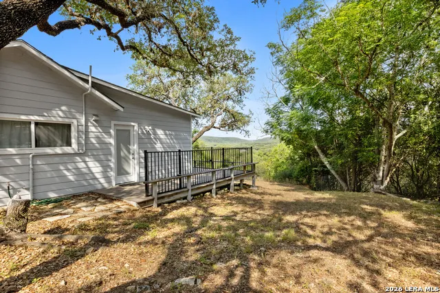 17807 HILLTOP DR Helotes, TX 78023