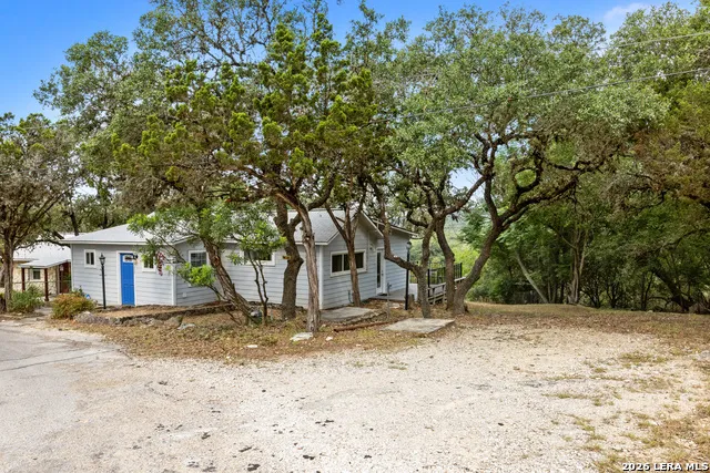 17807 HILLTOP DR Helotes, TX 78023