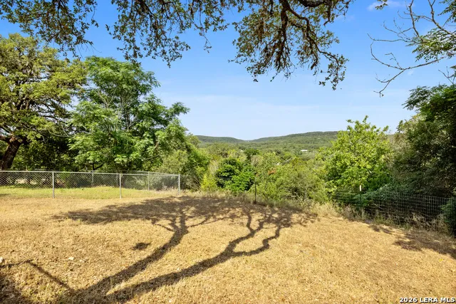 17807 HILLTOP DR Helotes, TX 78023