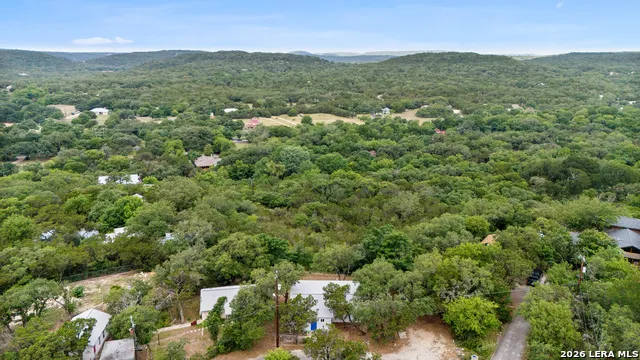 17807 HILLTOP DR Helotes, TX 78023