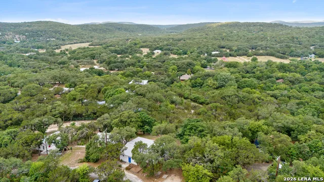 17807 HILLTOP DR Helotes, TX 78023