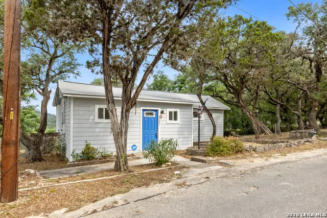 17807 HILLTOP DR Helotes, TX 78023