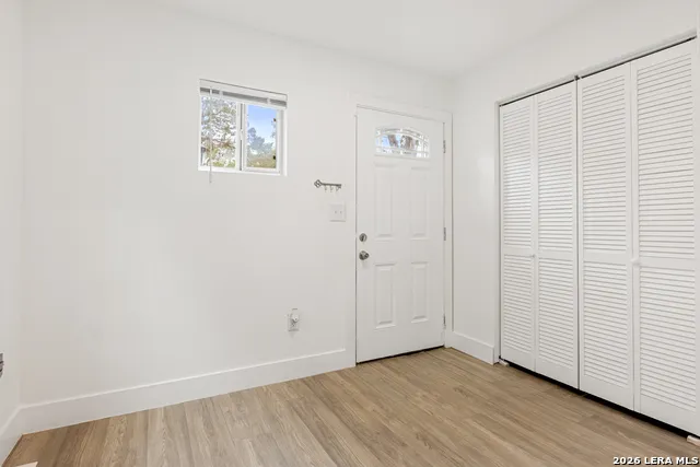 17807 HILLTOP DR Helotes, TX 78023