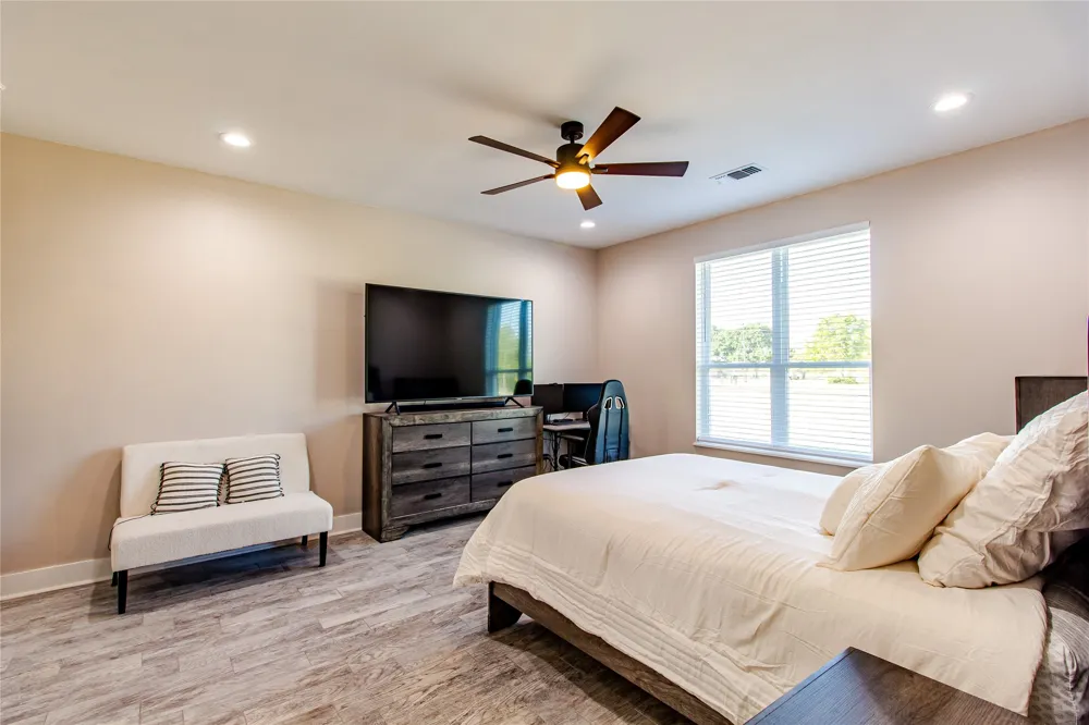3900 FM 1183 Ennis, TX 75119