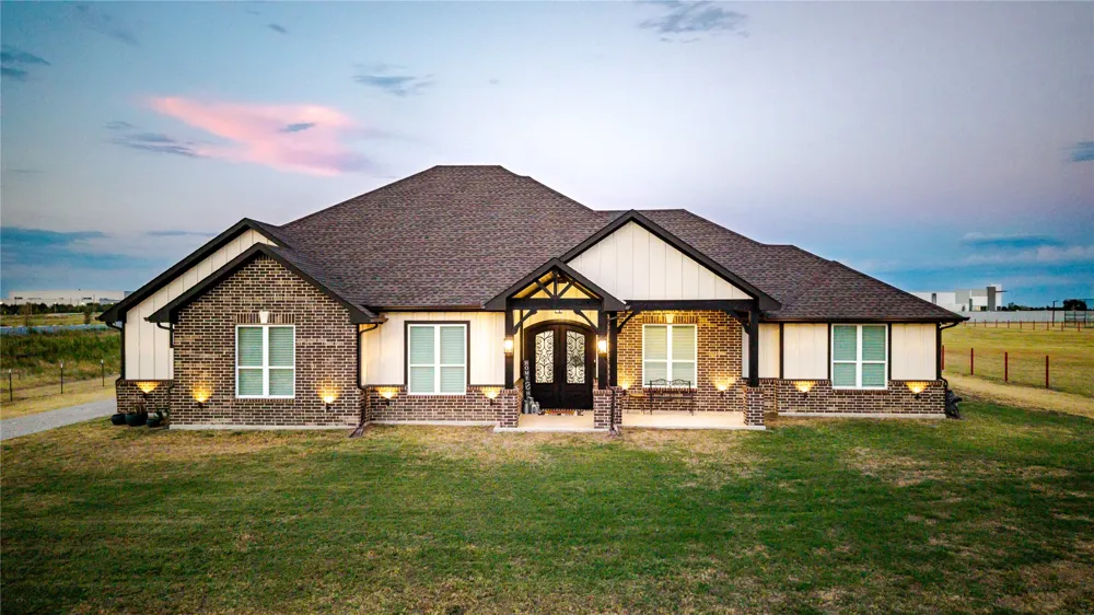 3900 FM 1183 Ennis, TX 75119