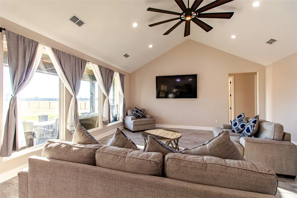 3900 FM 1183 Ennis, TX 75119