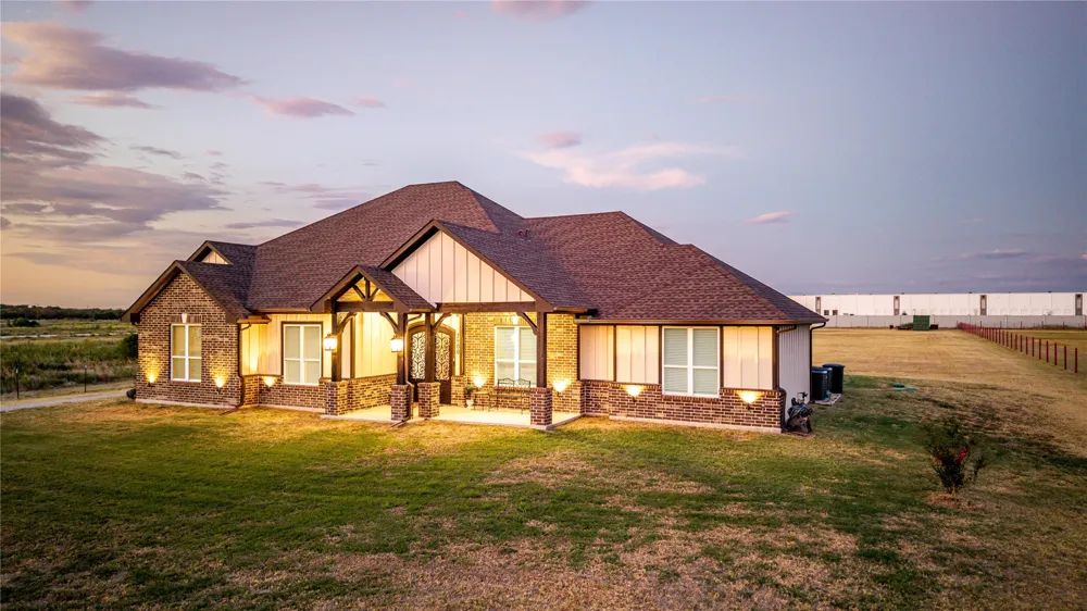 3900 FM 1183 Ennis, TX 75119