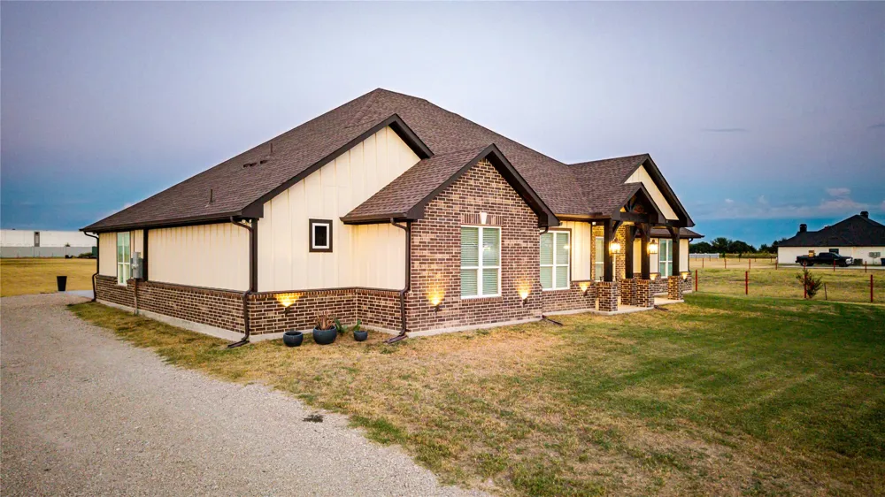 3900 FM 1183 Ennis, TX 75119