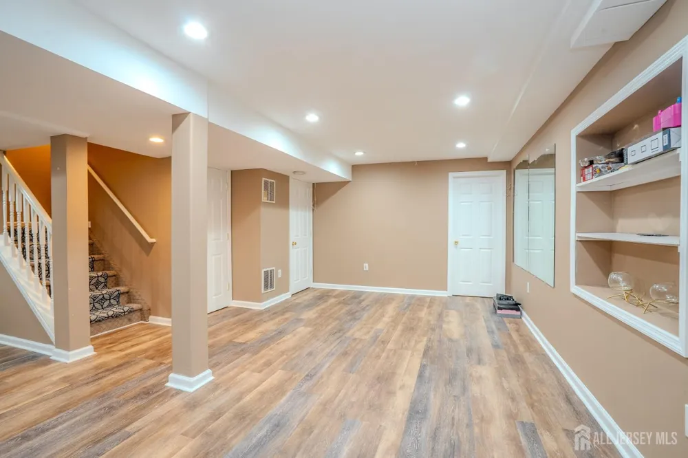 110 Briarwood Drive North Brunswick, NJ 08902