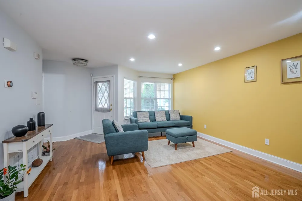 110 Briarwood Drive North Brunswick, NJ 08902